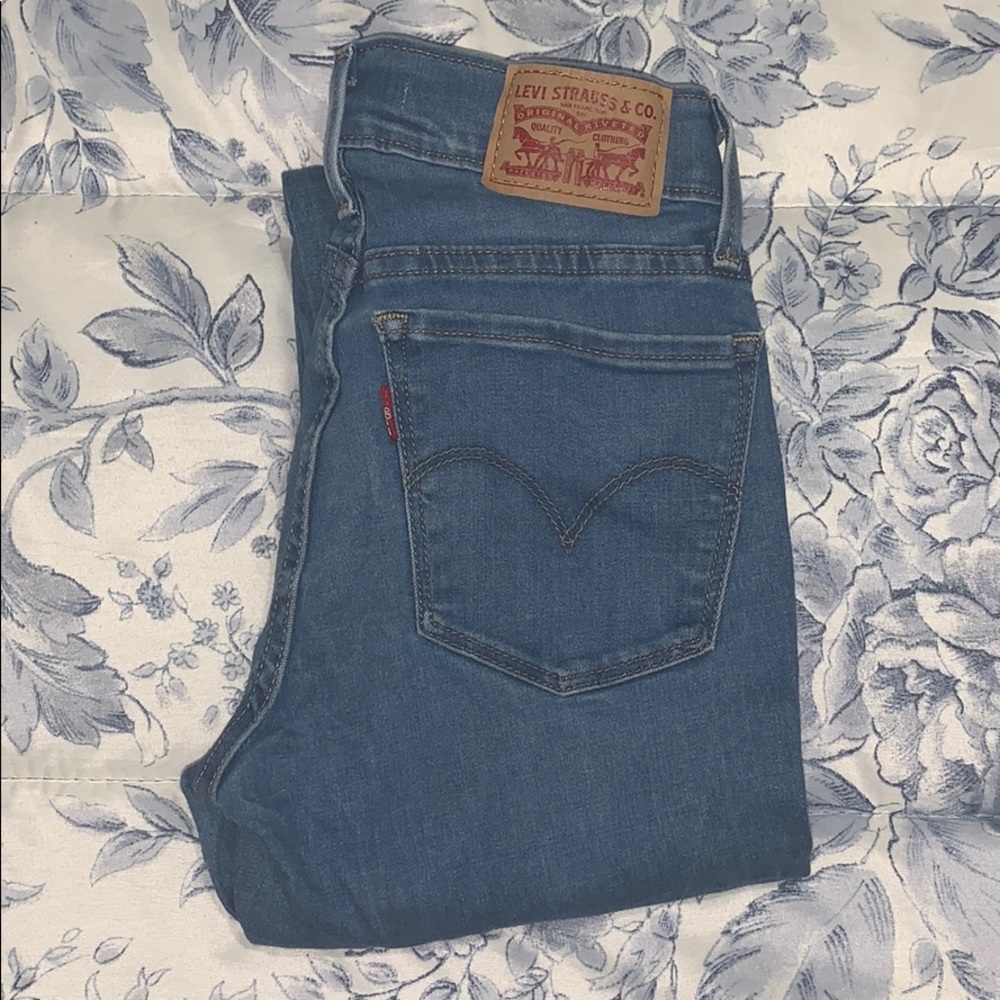 Classic Levi Skinnies